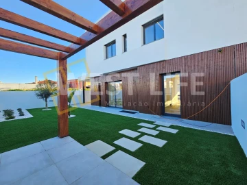 Moradia T4 para Venda em Mafra