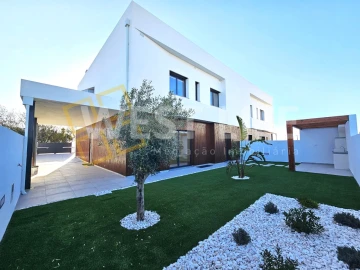 Moradia T4 para Venda em Mafra