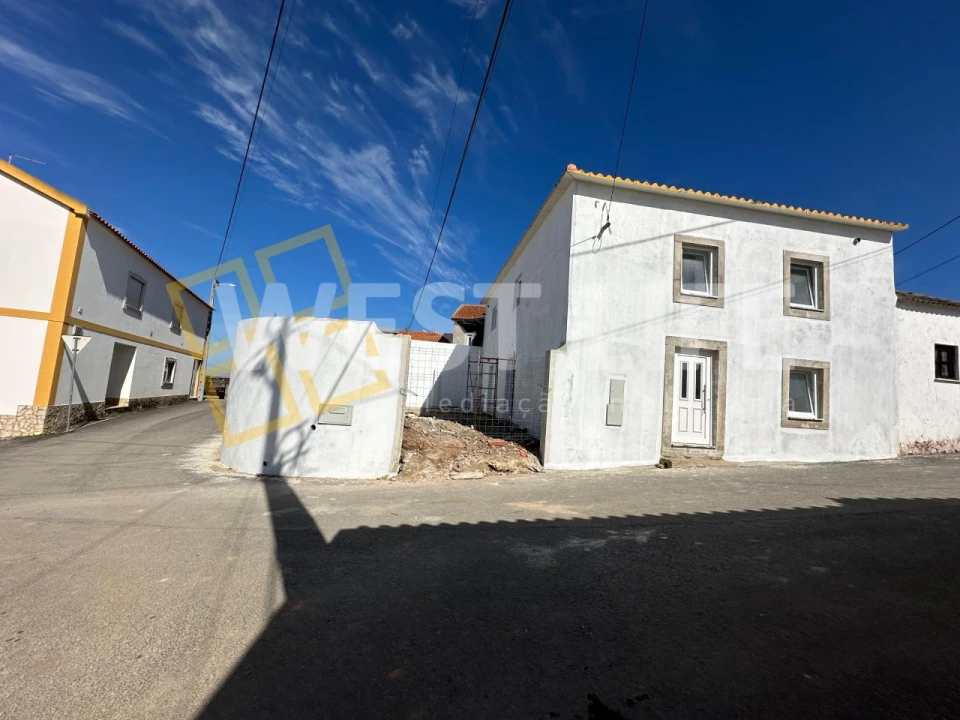 Moradia T3 para Venda em Lourinhã e Atalaia Foto 1