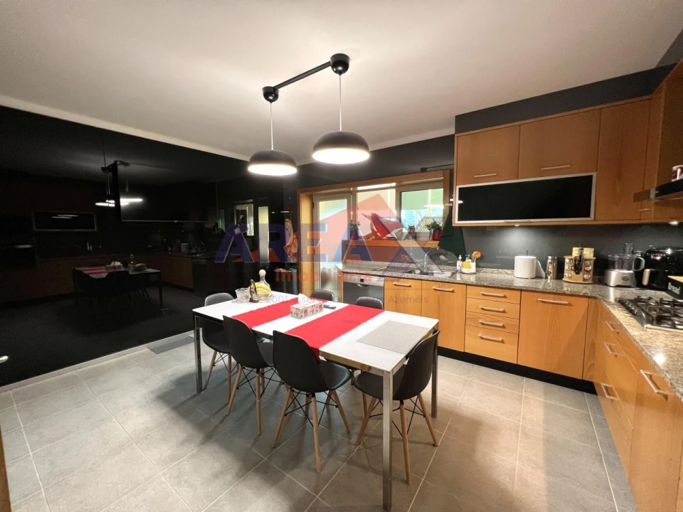 Apartamento T4 para Venda em O. Azeméis, Riba-Ul, Ul, Macinhata Seixa, Madail Foto 10