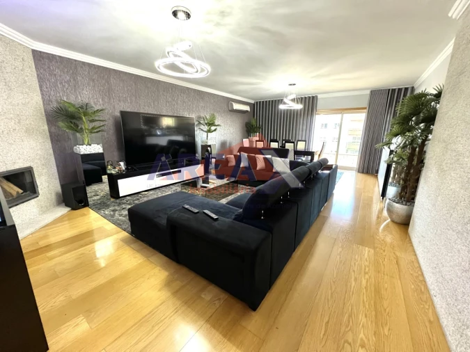 Apartamento T4 para Venda em O. Azeméis, Riba-Ul, Ul, Macinhata Seixa, Madail Foto 5