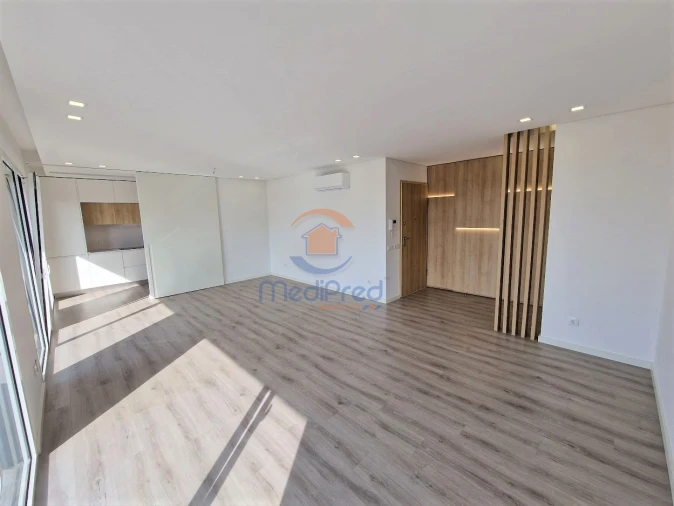 Apartamento T2 para Venda em Santo António dos Cavaleiros e Frielas Foto 2