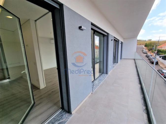 Apartamento T2 para Venda em Santo António dos Cavaleiros e Frielas Foto 8