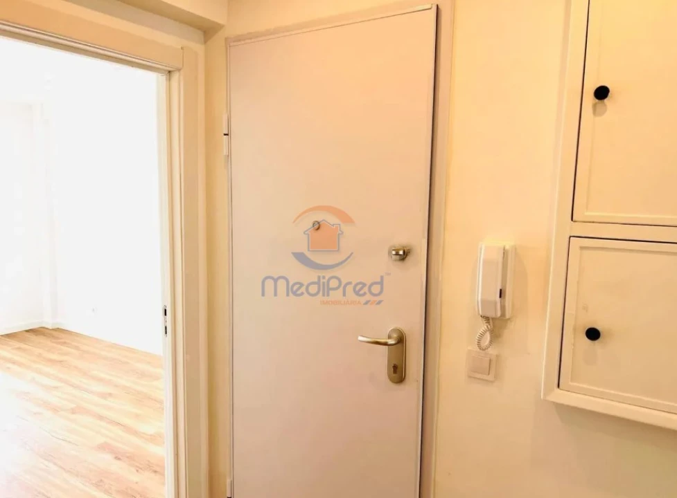 Apartamento T3 para Venda em Camarate, Unhos e Apelação Foto 2