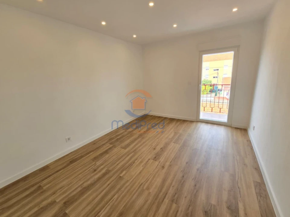 Apartamento T3 para Venda em Camarate, Unhos e Apelação Foto 6