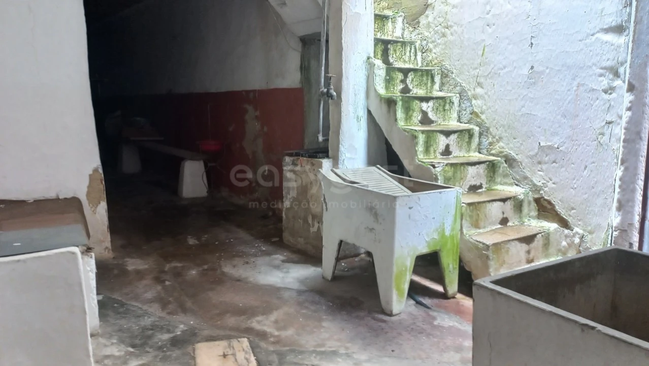 Moradia T2 para Venda em Amiais de Baixo Foto 6