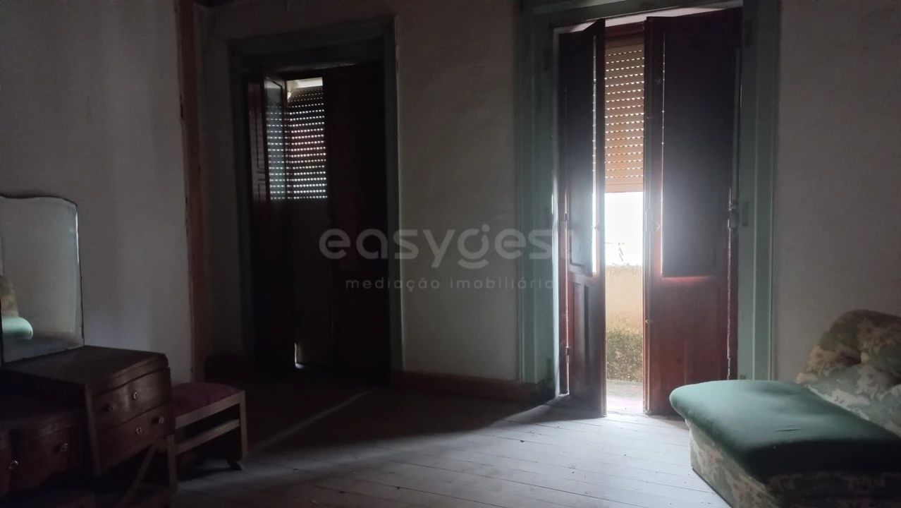 Moradia T2 para Venda em Amiais de Baixo Foto 10