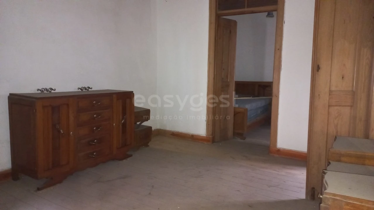 Moradia T2 para Venda em Amiais de Baixo Foto 11