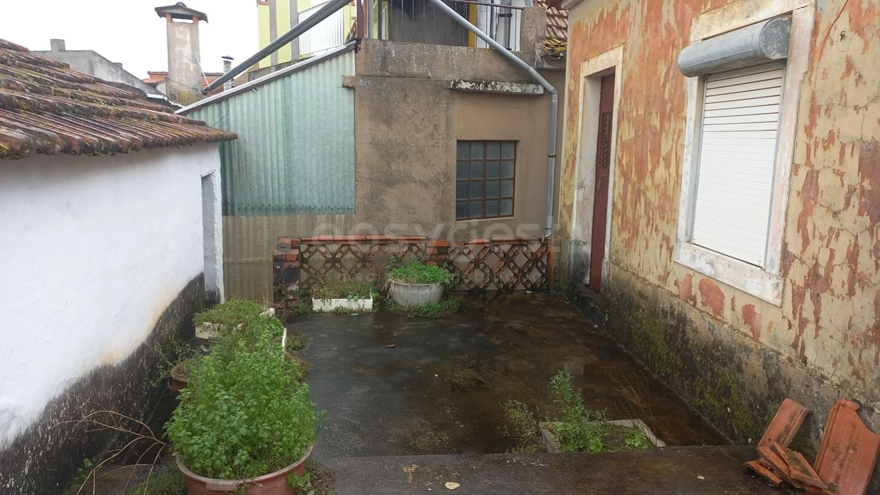 Moradia T2 para Venda em Amiais de Baixo Foto 17