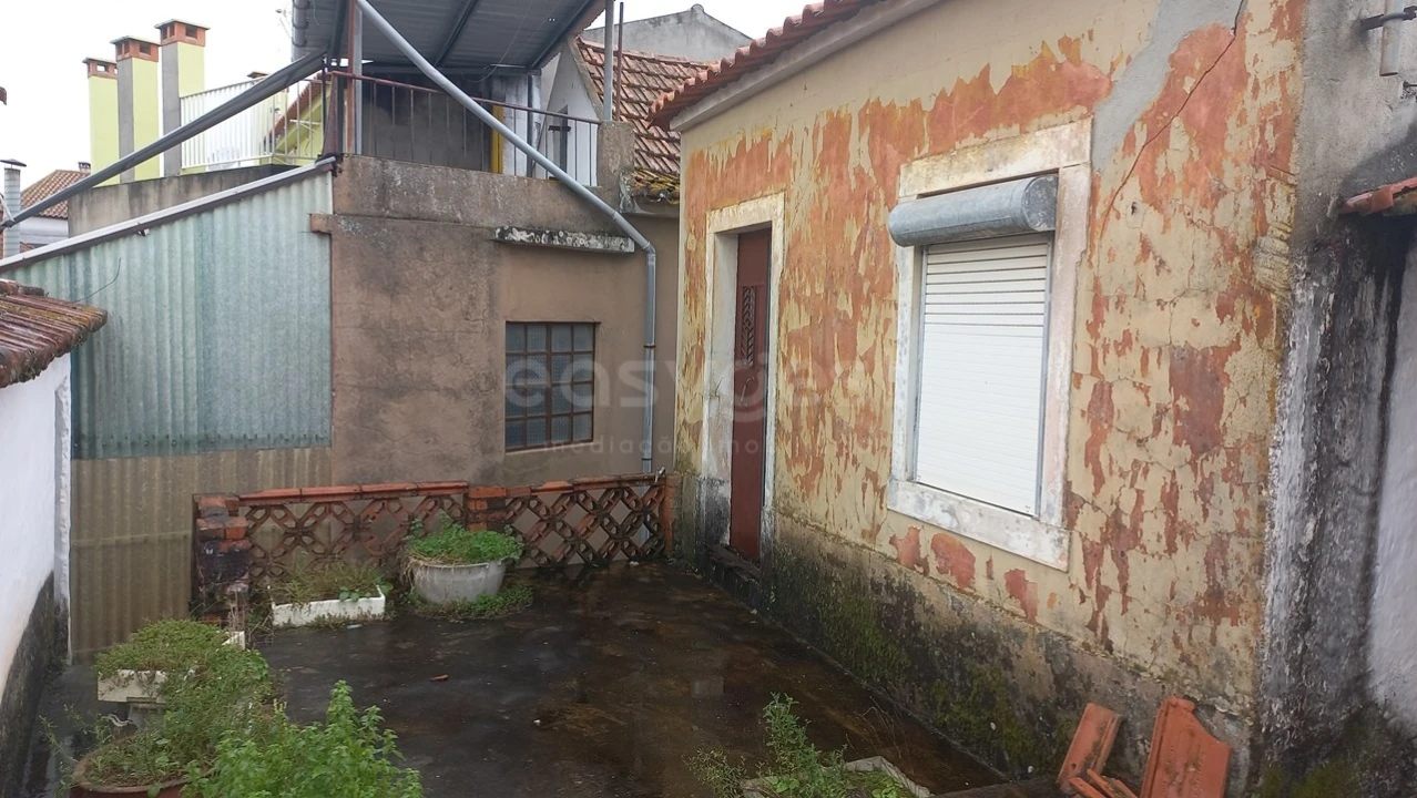 Moradia T2 para Venda em Amiais de Baixo Foto 18