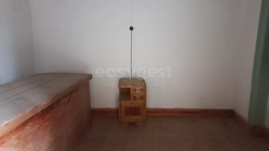 Moradia T2 para Venda em Amiais de Baixo Foto 16