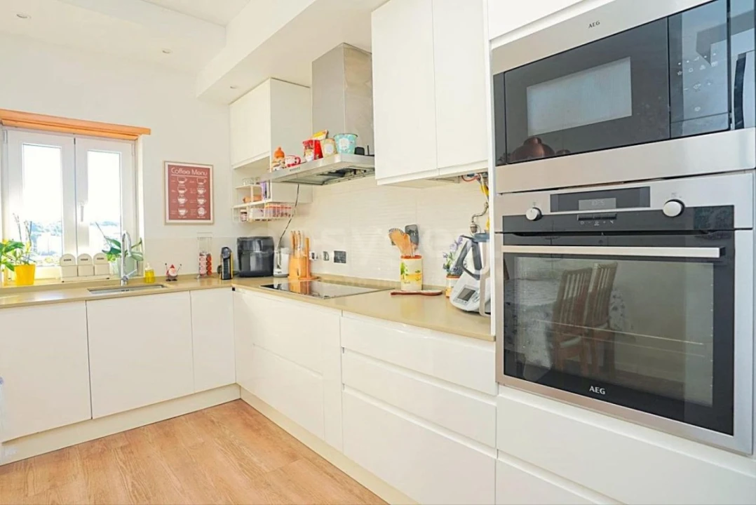 Apartamento T3 para Venda em Carnaxide e Queijas Foto 7