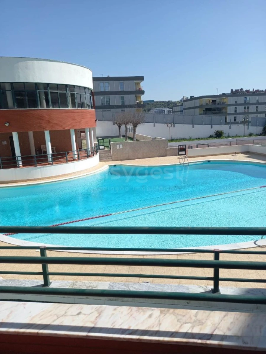 Apartamento T3 para Venda em Carnaxide e Queijas Foto 4