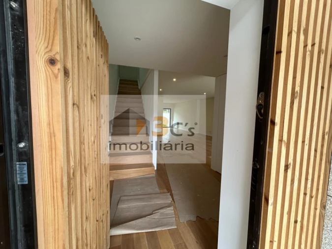 Moradia T3 para Venda em Cidade da Maia Foto 6