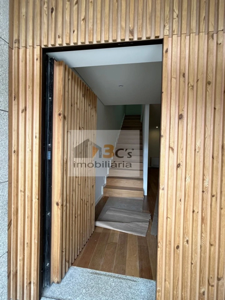 Moradia T3 para Venda em Cidade da Maia Foto 7