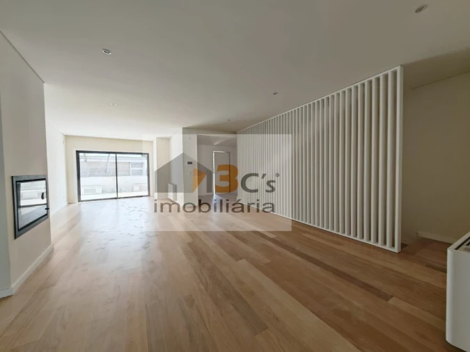 Moradia T3 para Venda em Cidade da Maia Foto 11