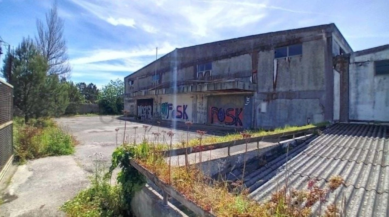 Armazém para Venda em Queluz e Belas Foto 1