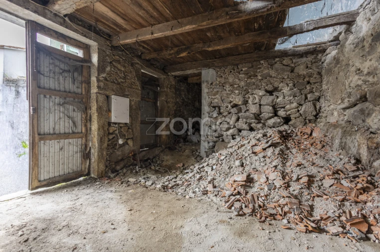 Moradia T2 para Venda em Rocas do Vouga Foto 13