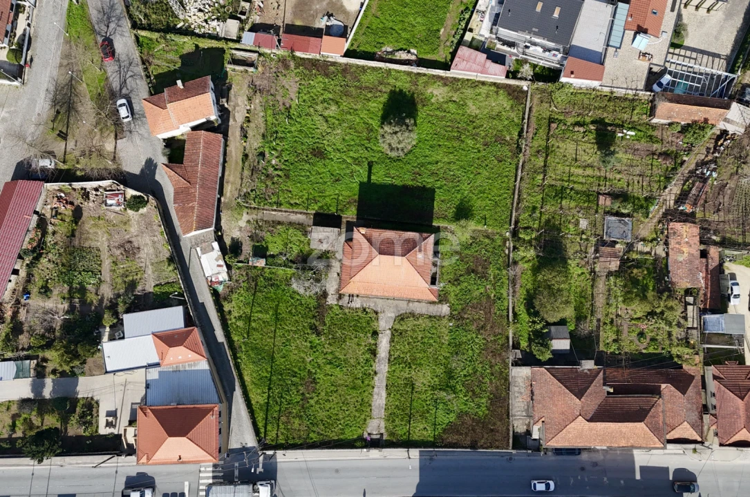 Moradia T4 para Venda em Delães Foto 32