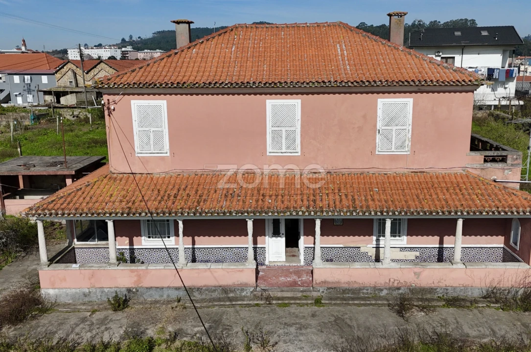 Moradia T4 para Venda em Delães Foto 3