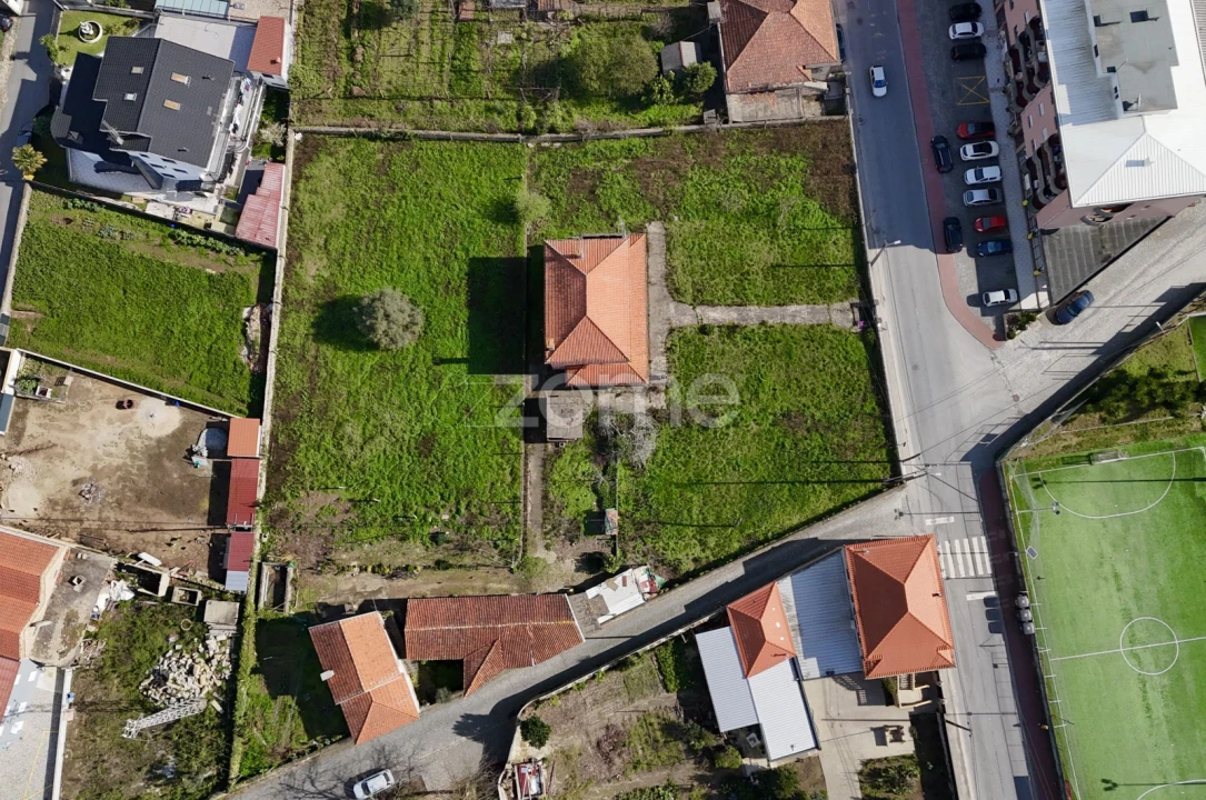 Moradia T4 para Venda em Delães Foto 33