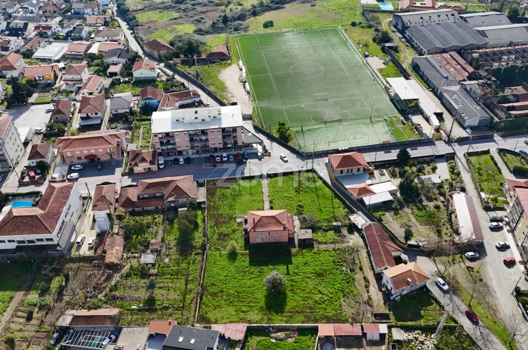 Moradia T4 para Venda em Delães Foto 34