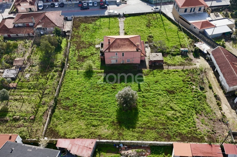 Moradia T4 para Venda em Delães Foto 35