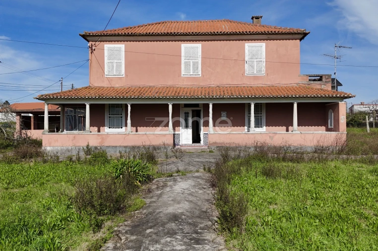 Moradia T4 para Venda em Delães Foto 39