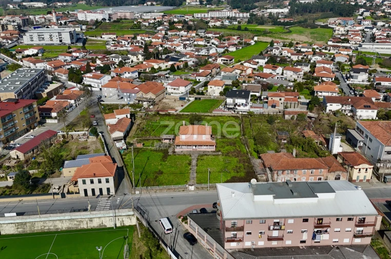 Moradia T4 para Venda em Delães Foto 40