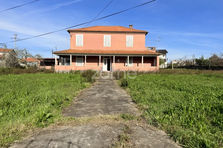 Moradia T4 para Venda em Delães Foto 42