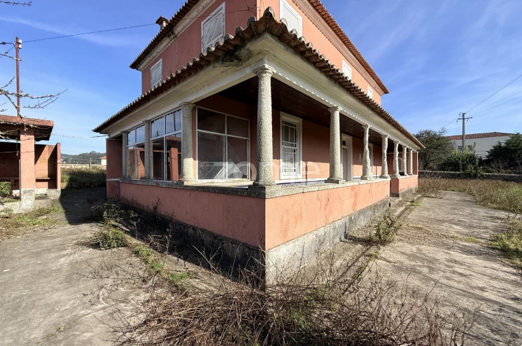 Moradia T4 para Venda em Delães Foto 4