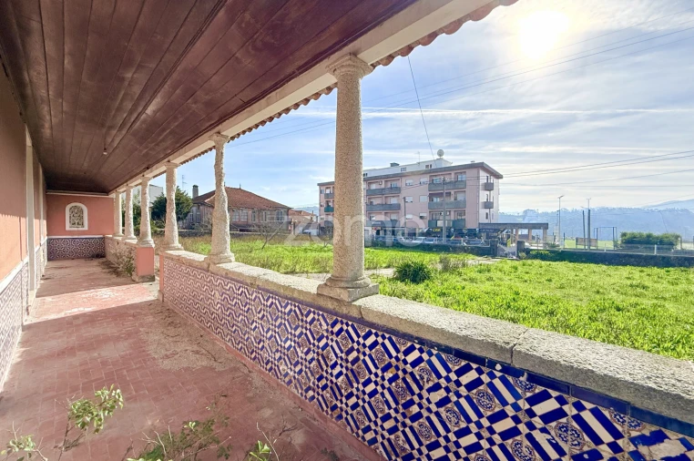 Moradia T4 para Venda em Delães Foto 1