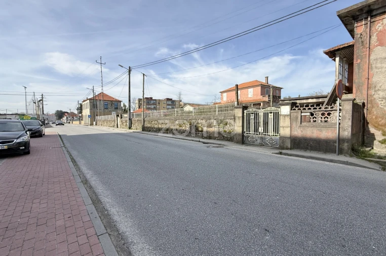 Moradia T4 para Venda em Delães Foto 31