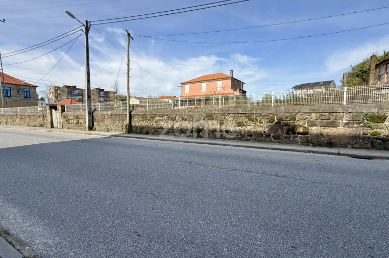 Moradia T4 para Venda em Delães Foto 30