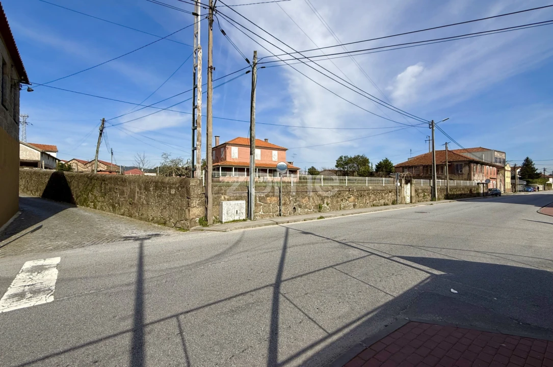 Moradia T4 para Venda em Delães Foto 28