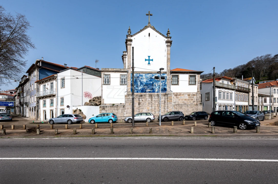 Apartamento T1 para Venda em Lordelo do Ouro e Massarelos Foto 2