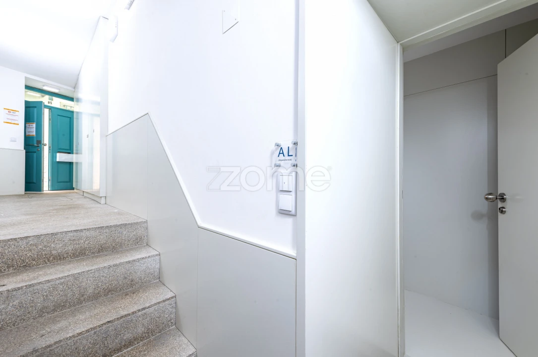 Apartamento T1 para Venda em Lordelo do Ouro e Massarelos Foto 24