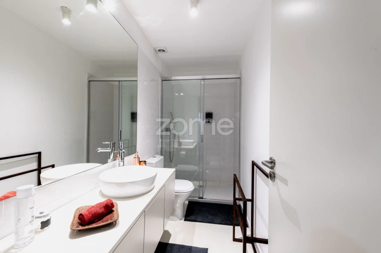 Apartamento T1 para Venda em Lordelo do Ouro e Massarelos Foto 31