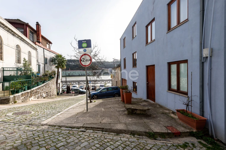 Apartamento T1 para Venda em Lordelo do Ouro e Massarelos Foto 33