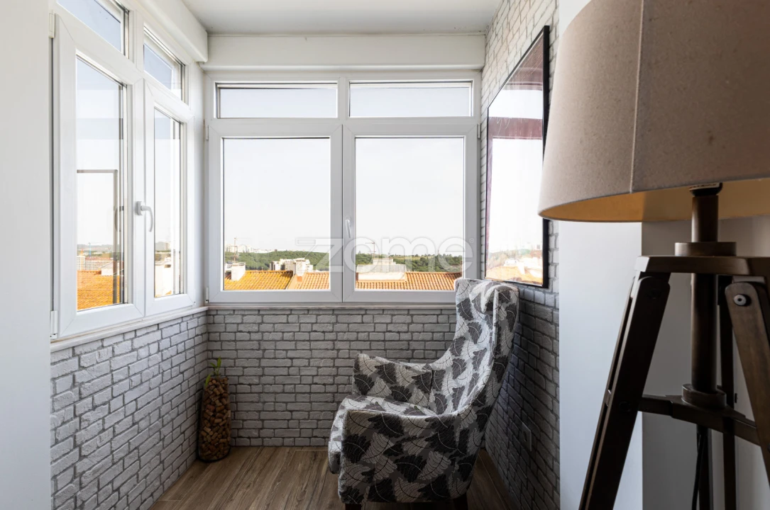 Apartamento T2 para Venda em Algés, Linda-A-Velha e Cruz Quebrada-Dafundo Foto 3