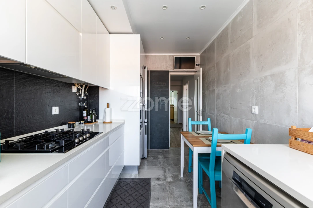 Apartamento T2 para Venda em Algés, Linda-A-Velha e Cruz Quebrada-Dafundo Foto 9