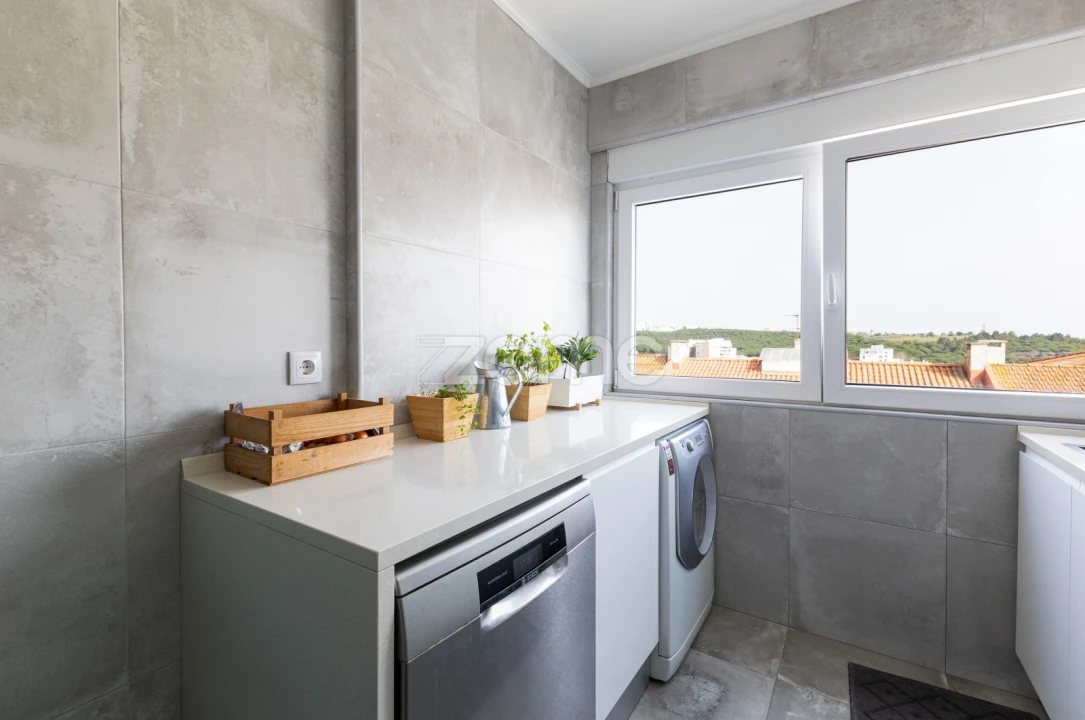 Apartamento T2 para Venda em Algés, Linda-A-Velha e Cruz Quebrada-Dafundo Foto 12