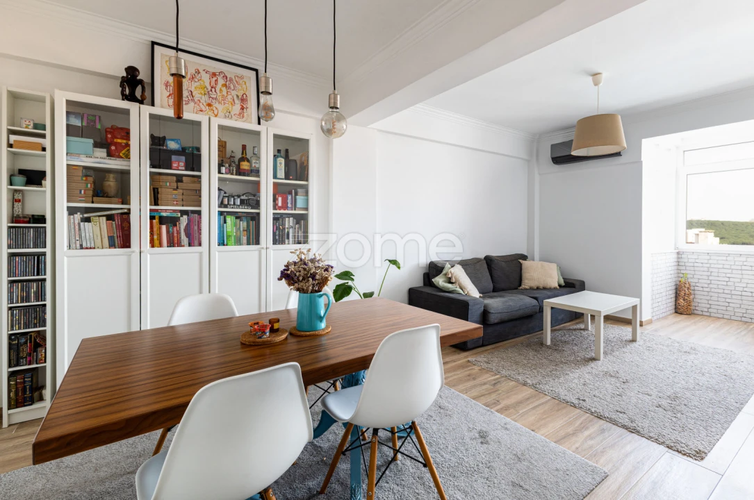 Apartamento T2 para Venda em Algés, Linda-A-Velha e Cruz Quebrada-Dafundo Foto 2