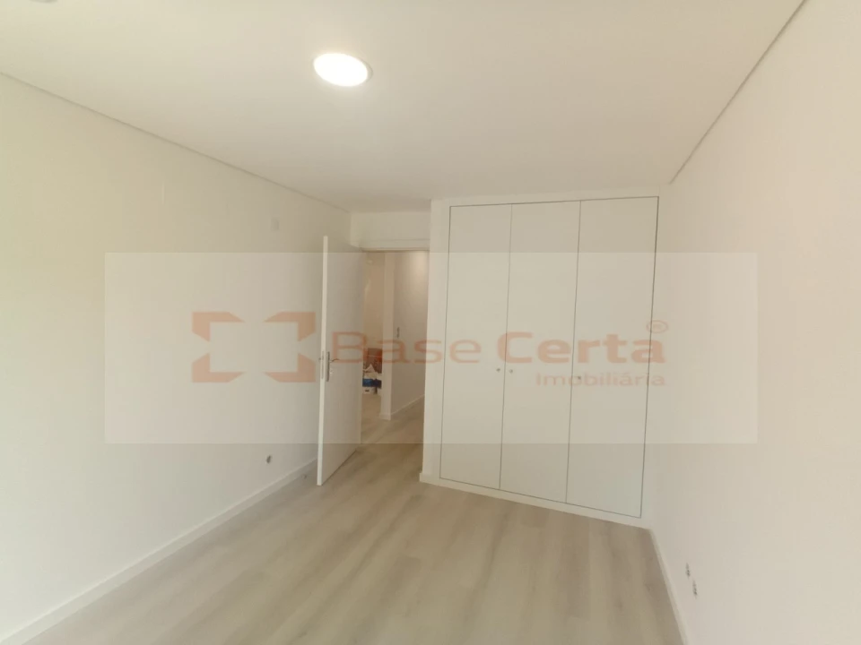 Apartamento T3 para Venda em Vialonga Foto 24