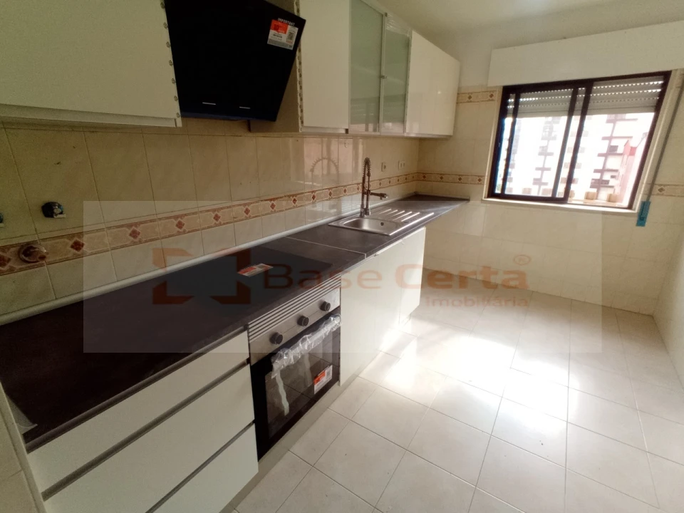Apartamento T2 para Venda em Algueirão-Mem Martins Foto 5