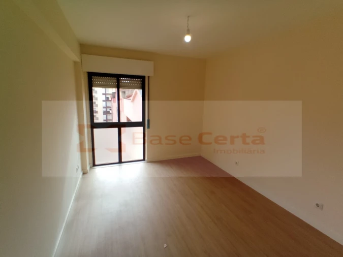 Apartamento T2 para Venda em Algueirão-Mem Martins Foto 10