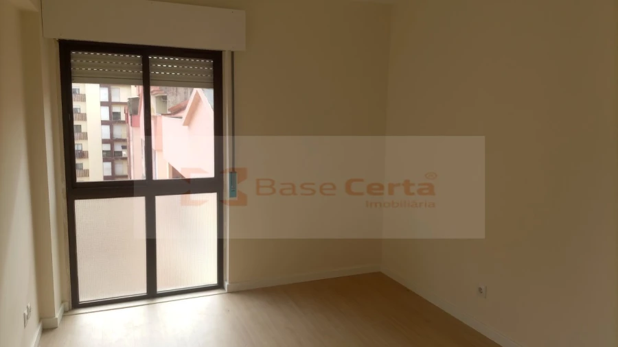 Apartamento T2 para Venda em Algueirão-Mem Martins Foto 3