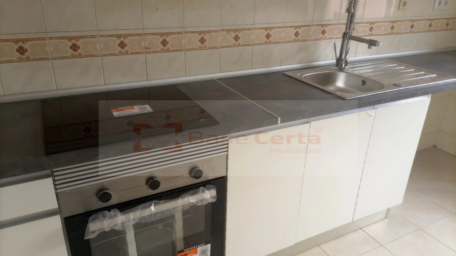 Apartamento T2 para Venda em Algueirão-Mem Martins Foto 23