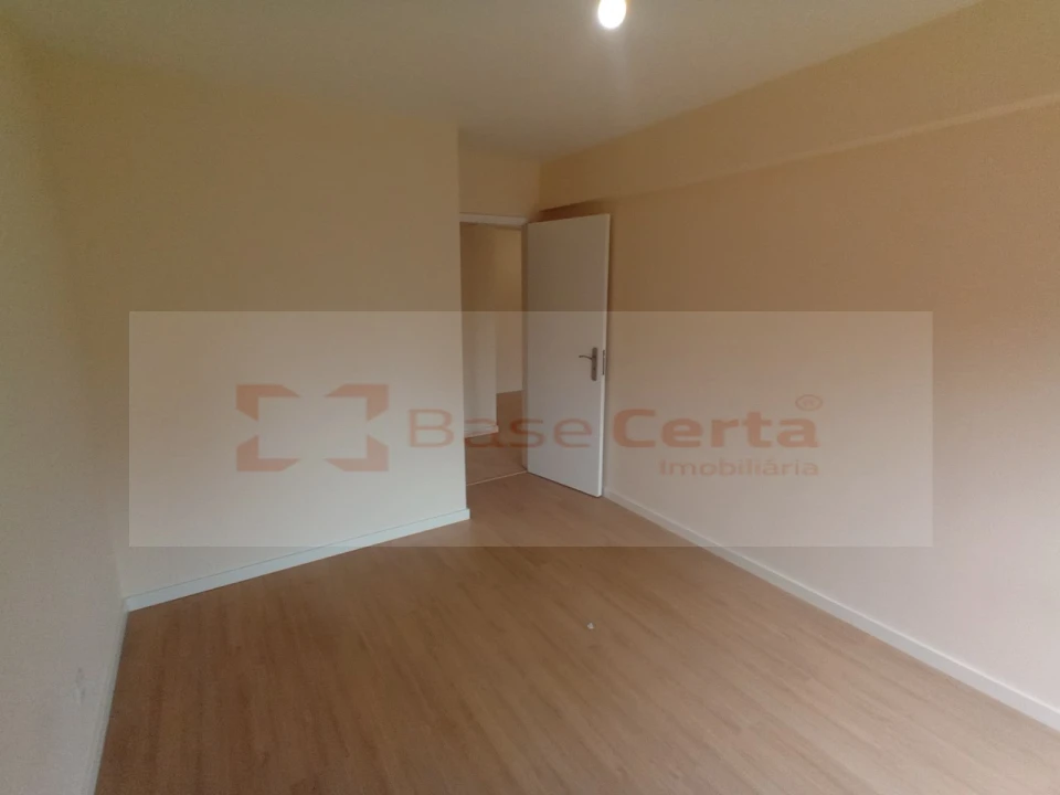 Apartamento T2 para Venda em Algueirão-Mem Martins Foto 11