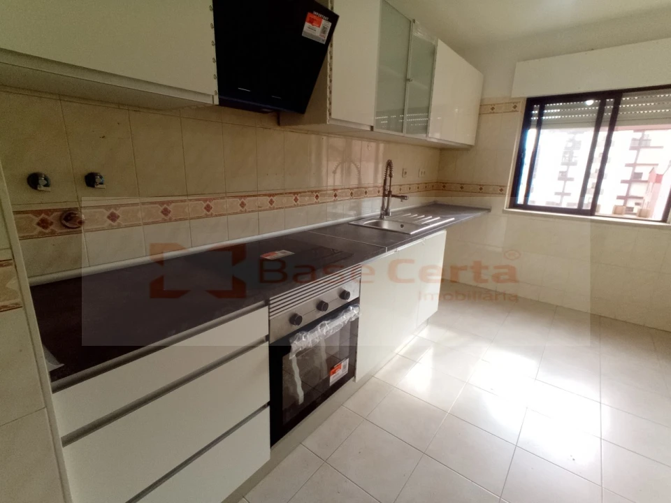Apartamento T2 para Venda em Algueirão-Mem Martins Foto 27